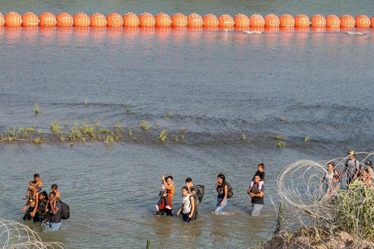 O México alerta o Texas para a existência de um muro flutuante ilegal - Prensa Latina